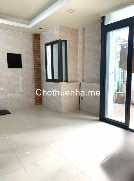 Thuê nhà nguyên căn HXT lô góc Quận 8, 4 tầng cải tạo đc 8PN, giá 30tr