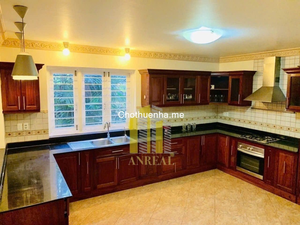 Cho thuê villa đủ nội thất đường Thảo Điền – Khu an ninh giá 3.500 USD