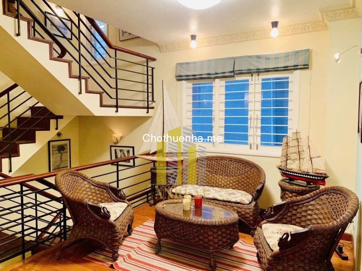 Cho thuê villa đủ nội thất đường Thảo Điền – Khu an ninh giá 3.500 USD