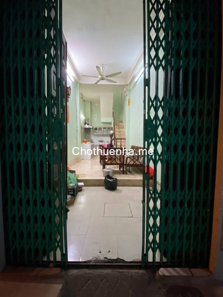 Cho thuê nhà ngõ Đại Cồ Việt 35m² x 4 tầng, 3PN, 2 vệ sinh, giá 10 triệu