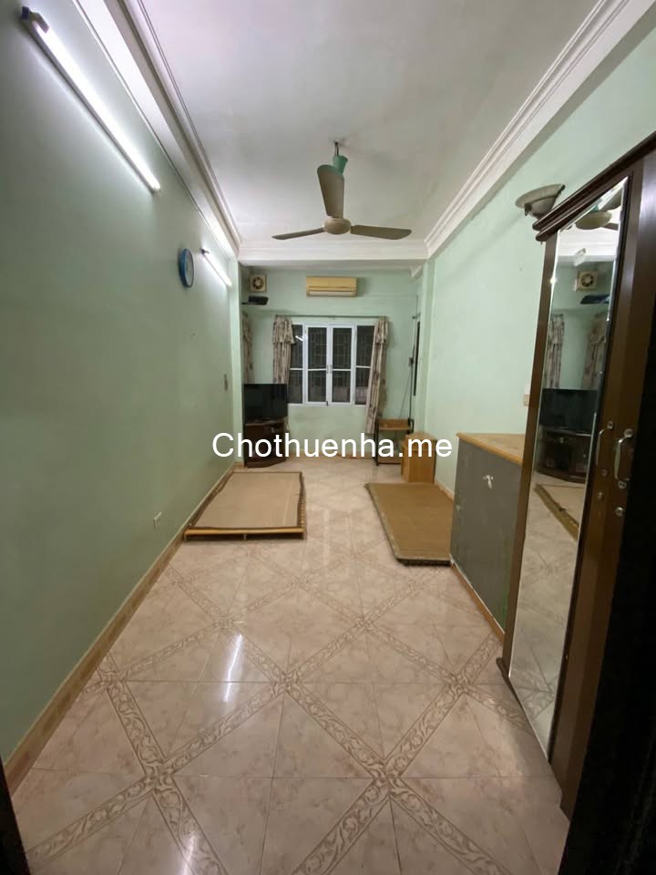 Cho thuê nhà ngõ Đại Cồ Việt 35m² x 4 tầng, 3PN, 2 vệ sinh, giá 10 triệu