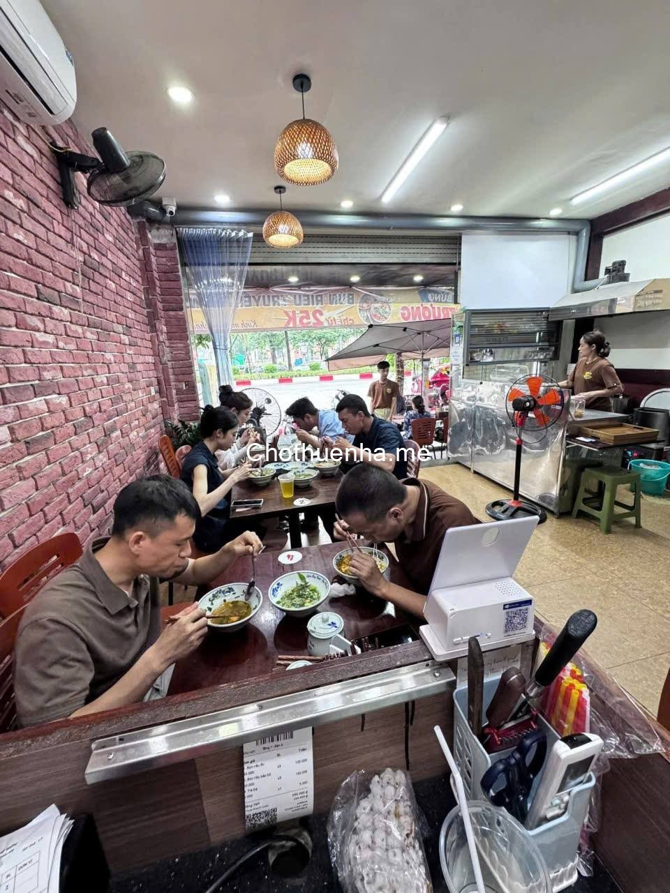 Cho thuê nhà mặt phố Văn Cao, 35m2* 5 tầng Mt 6m KD Spa, hàng ăn, Slon, VP công ty. 35tr