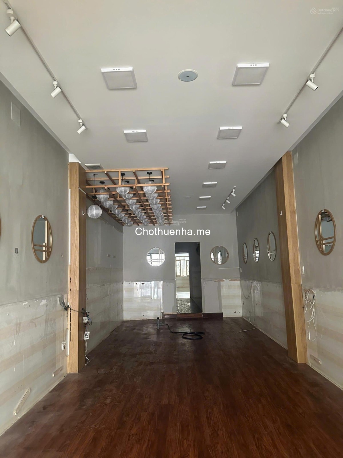 Cho thuê nhà nguyên căn - mặt tiền kinh doanh 61 Phan Huy Ích, phường 15, quận Tân Bình