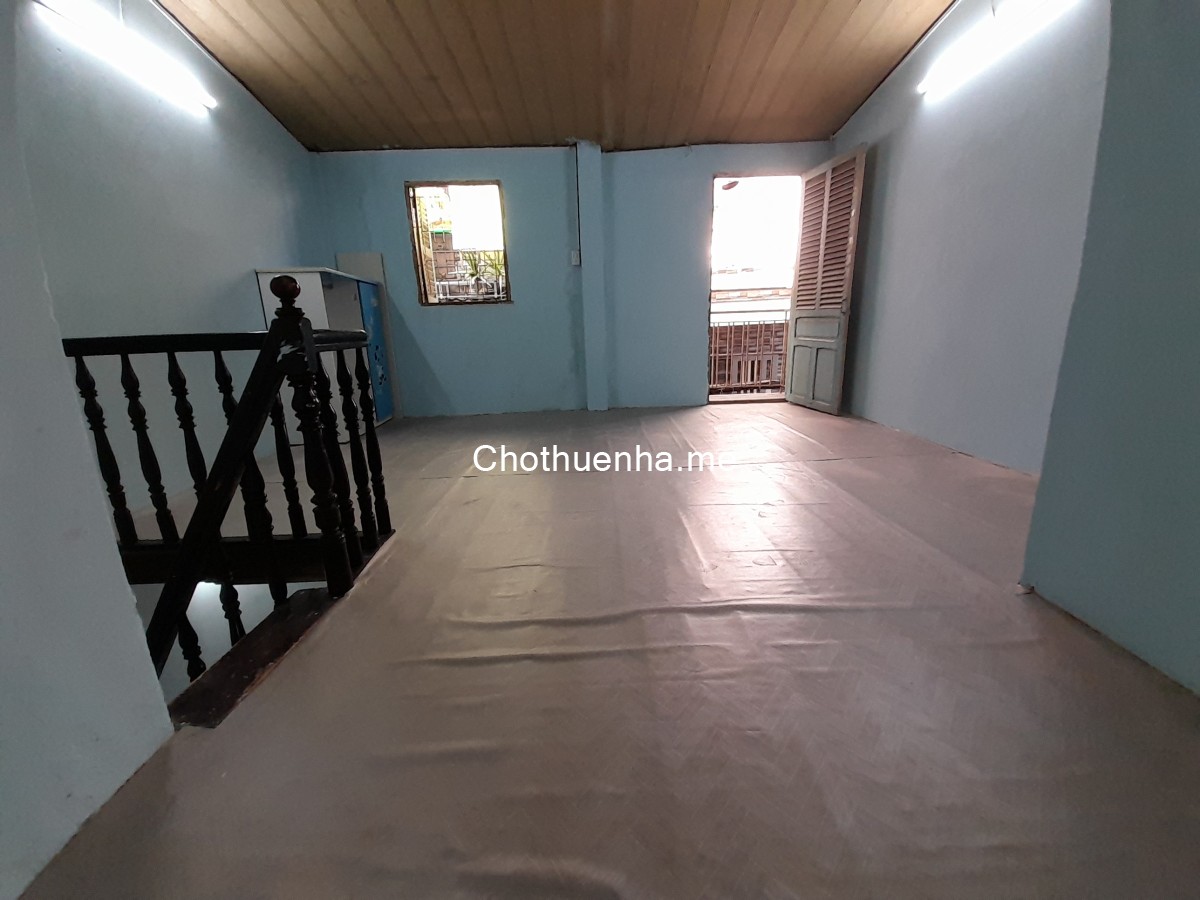 Cho thuê nhà quận 4 (hẽm 148 - 2 sẹc) diện tích 20 mét vuông (5 x 4)