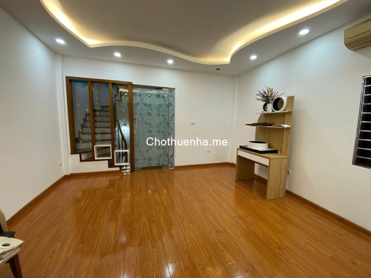 Cho thuê nhà nguyên căn ngõ 158 Ngọc Hà, 35m² x 5 tầng, 3PN, 13 Triệu