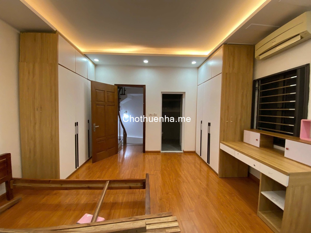 Cho thuê nhà nguyên căn ngõ 158 Ngọc Hà, 35m² x 5 tầng, 3PN, 13 Triệu