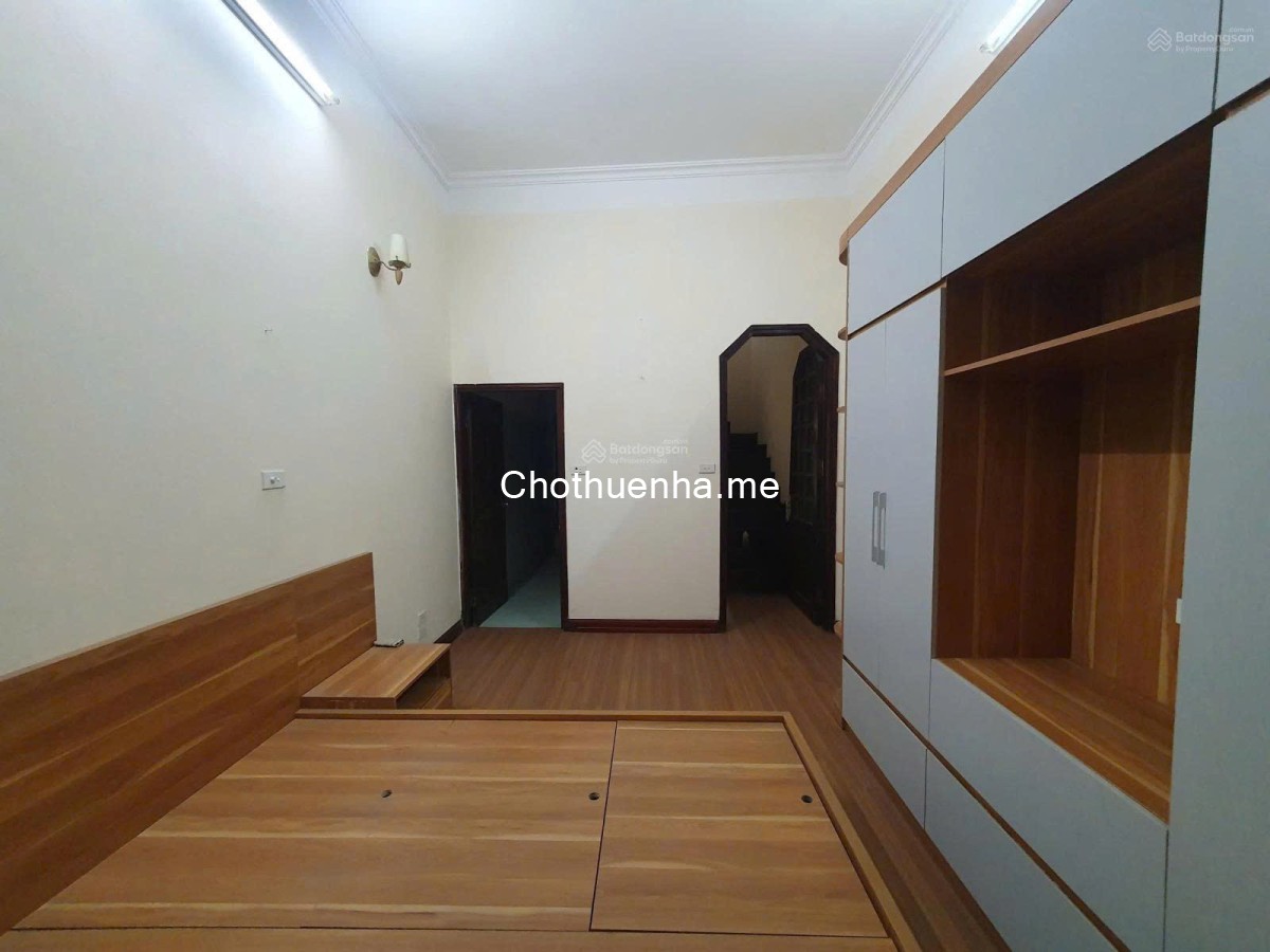 Cho thuê nhà nguyên căn ngõ 175 Định Công 35m² x 5 tầng, 3PN, 12 Triệu