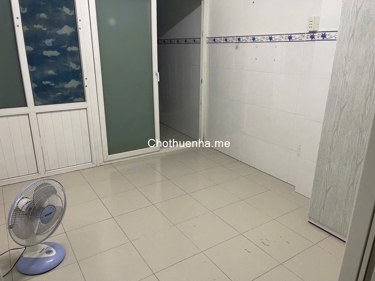 Nhà Nguyên Căn hẻm rộng Lê Quốc Hưng, Phường 13, Quận 4