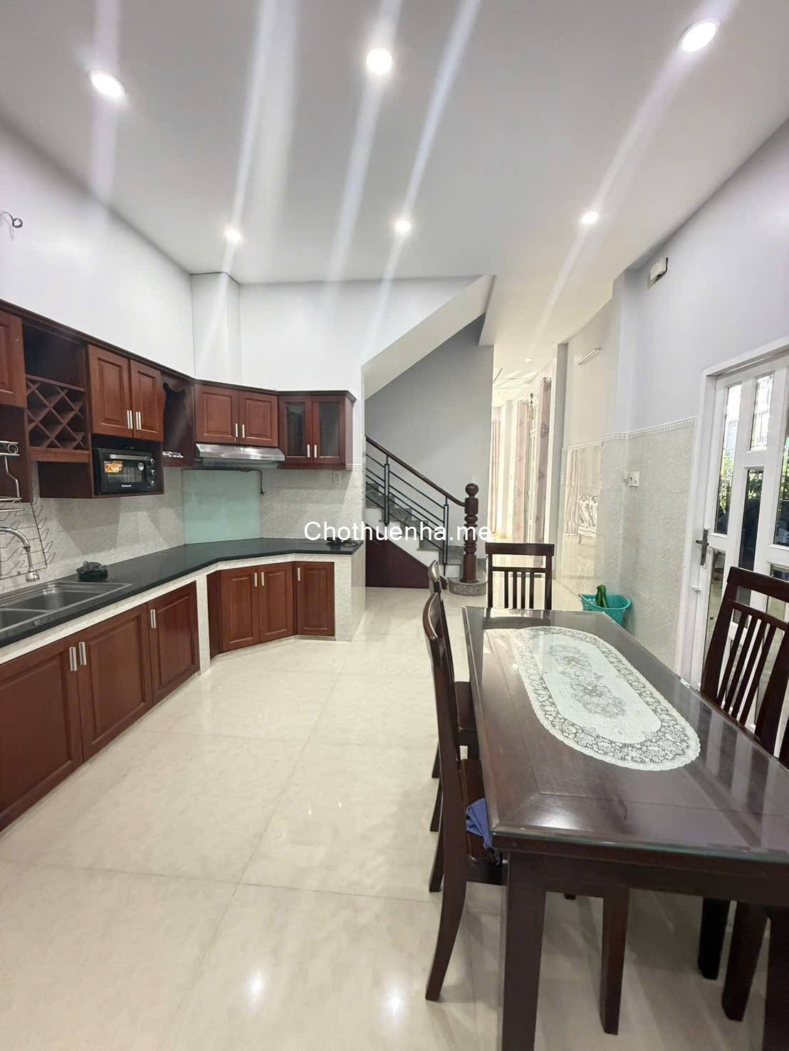 Cho thuê nhà nguyên căn hẻm xe hơi – 803 Huỳnh Tấn Phát, Quận 7