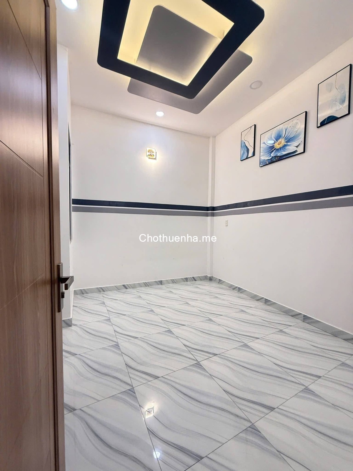 Cho thuê nhà Nguyễn Tri Phương - Q10 - trệt 2 lầu sân thượng - 3PN