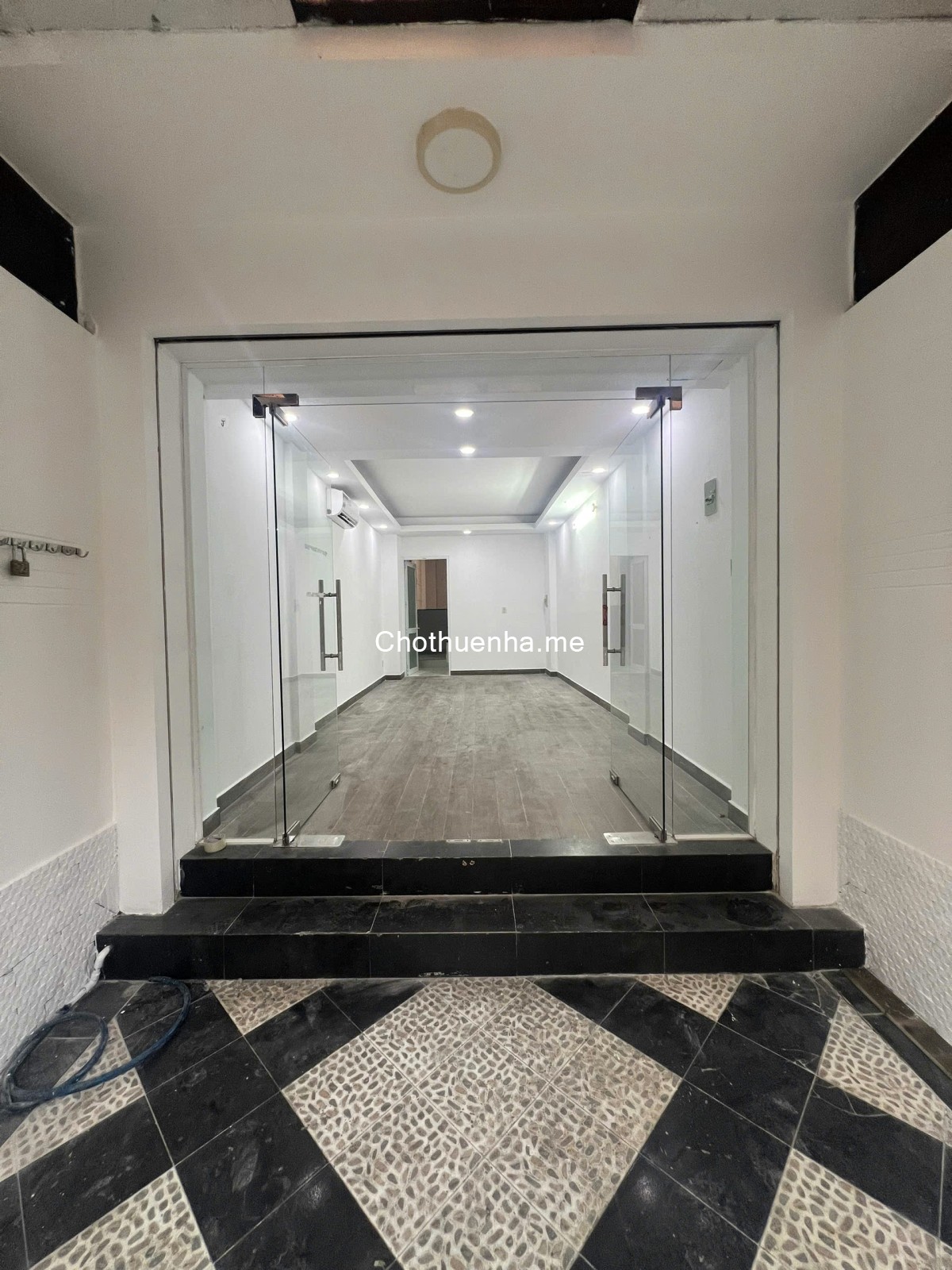 Cho thuê nhà đường số 45 Bình Thuận quận 7 dt 3,5x20m, 3 lầu