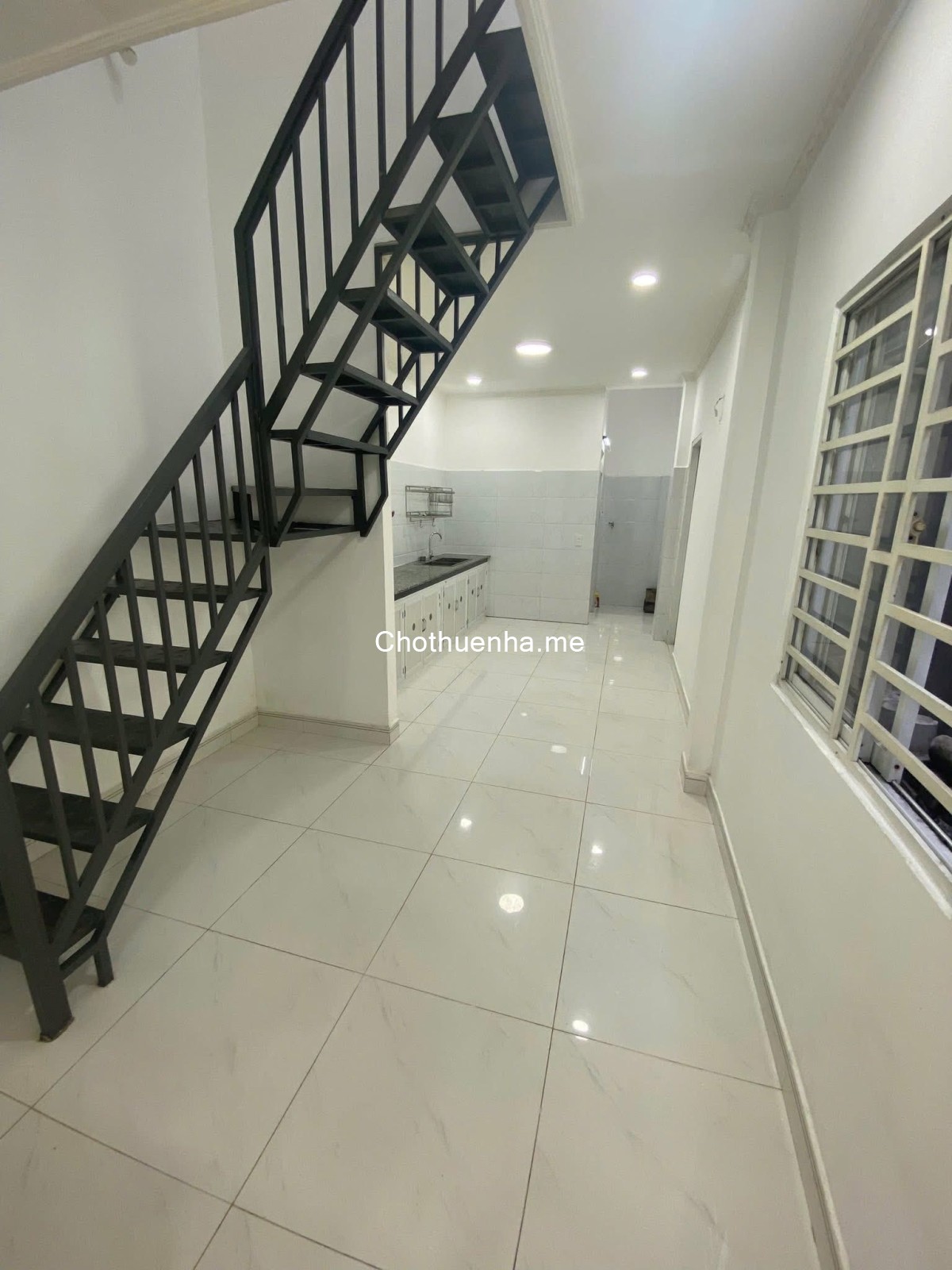 Cho thuê nhà nguyên căn 2 lầu – hẻm 3m, ngay cầu Trrường Thọ