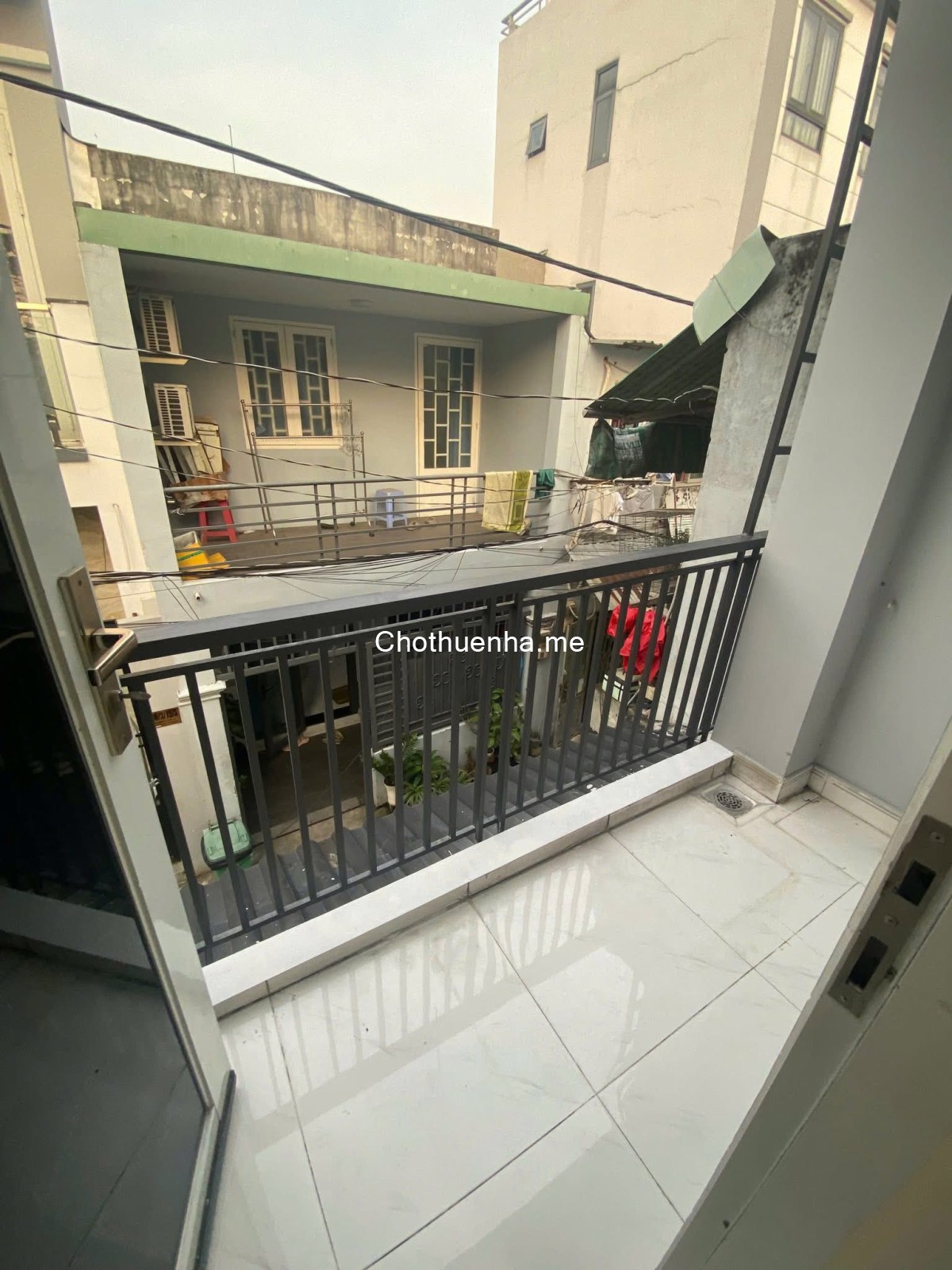 Cho thuê nhà nguyên căn 2 lầu – hẻm 3m, ngay cầu Trrường Thọ