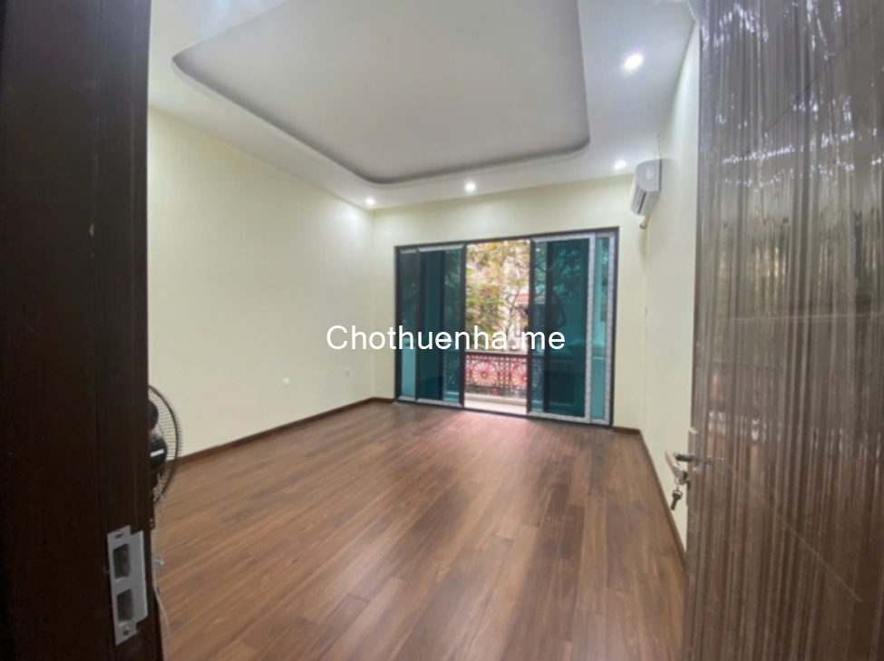 Cho thuê nhà riêng nguyên căn phố Đầm Trấu 50m² x 5 tầng, 6 ngủ, 4 vệ sinh, giá 27 triệu