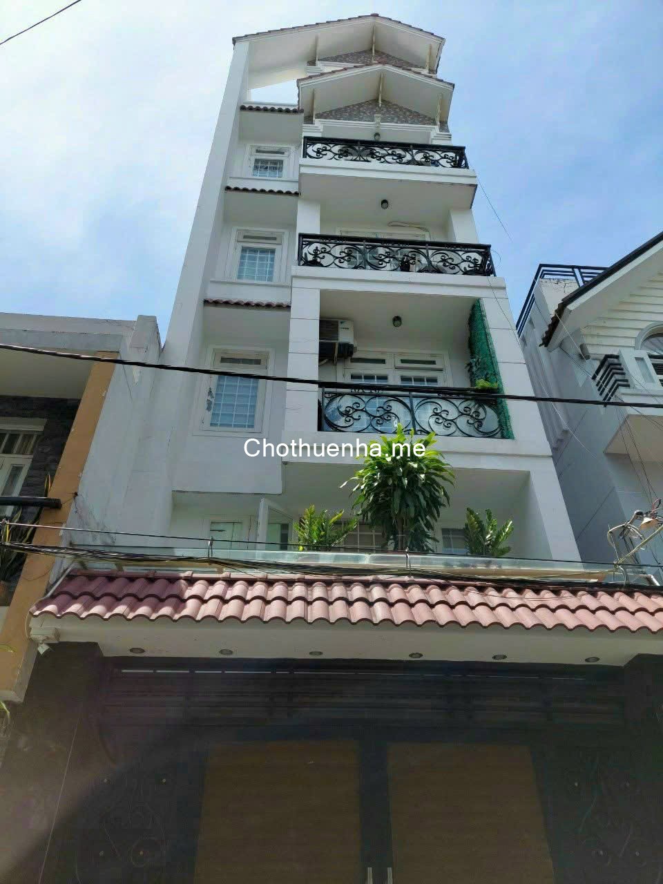 CHo thuê nhà MT Lũy bán bích 5x14. 4 lầu trống suốt, 23 tr.