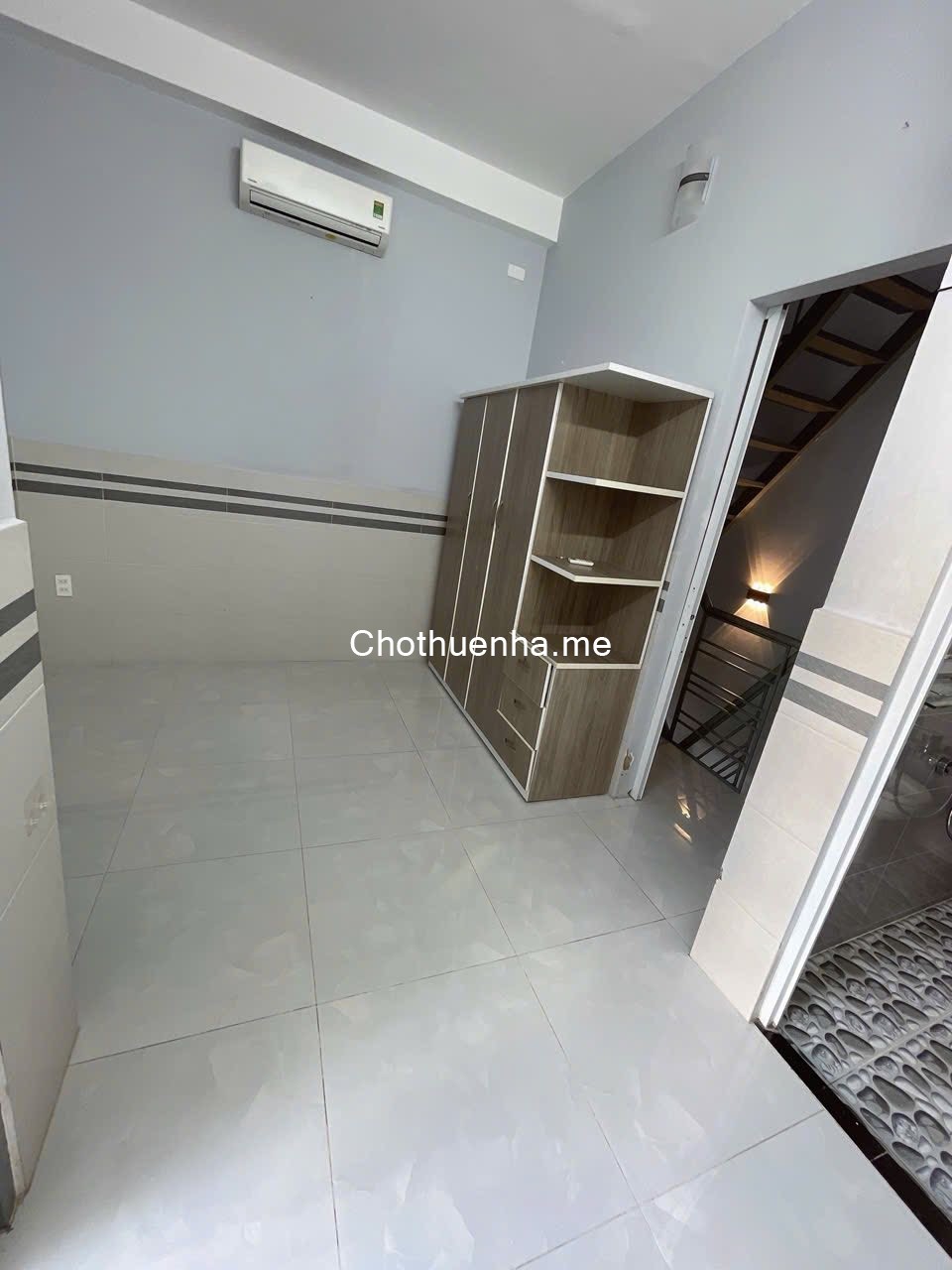 Cho thuê Nguyên căn nhà hẻm ba gác 64/ đường Nguyễn Khoái, Q.4