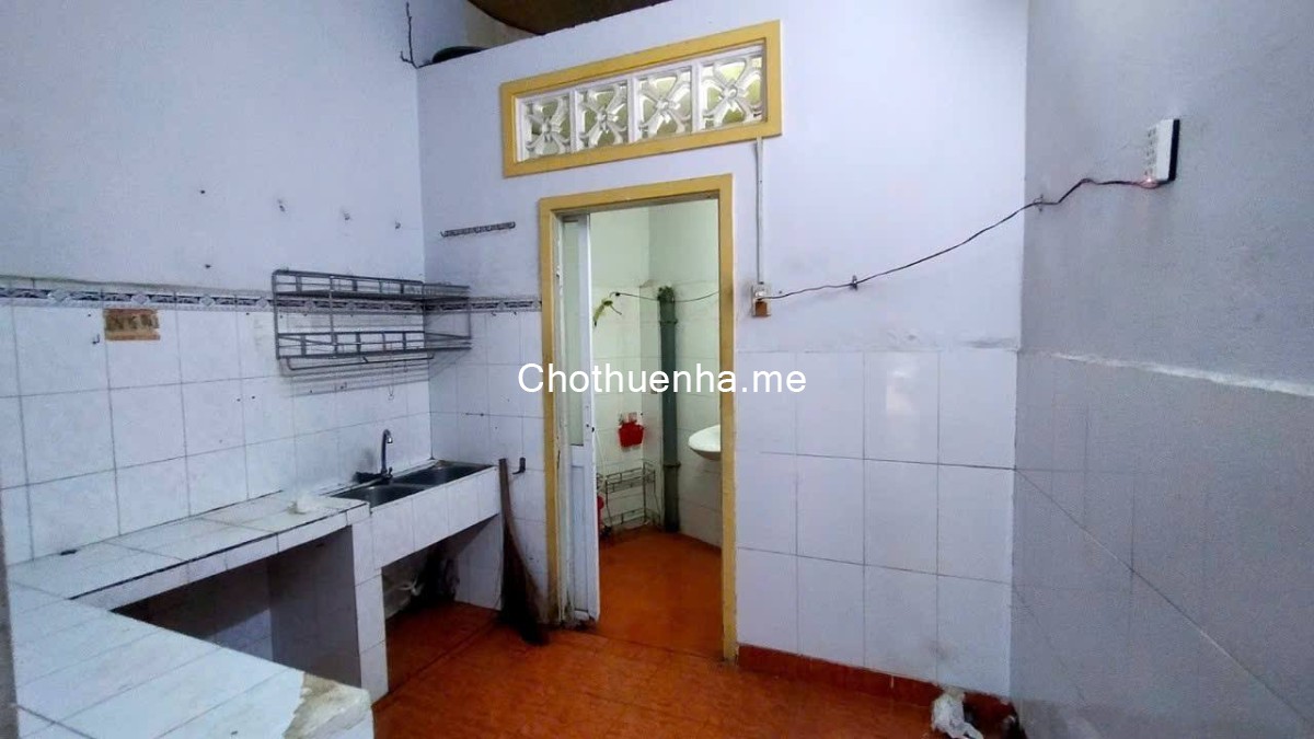 Nhà 3 tầng đúc BTCT, hẻm 1/, cách mặt tiền 50m - 7.2 triệu/tháng