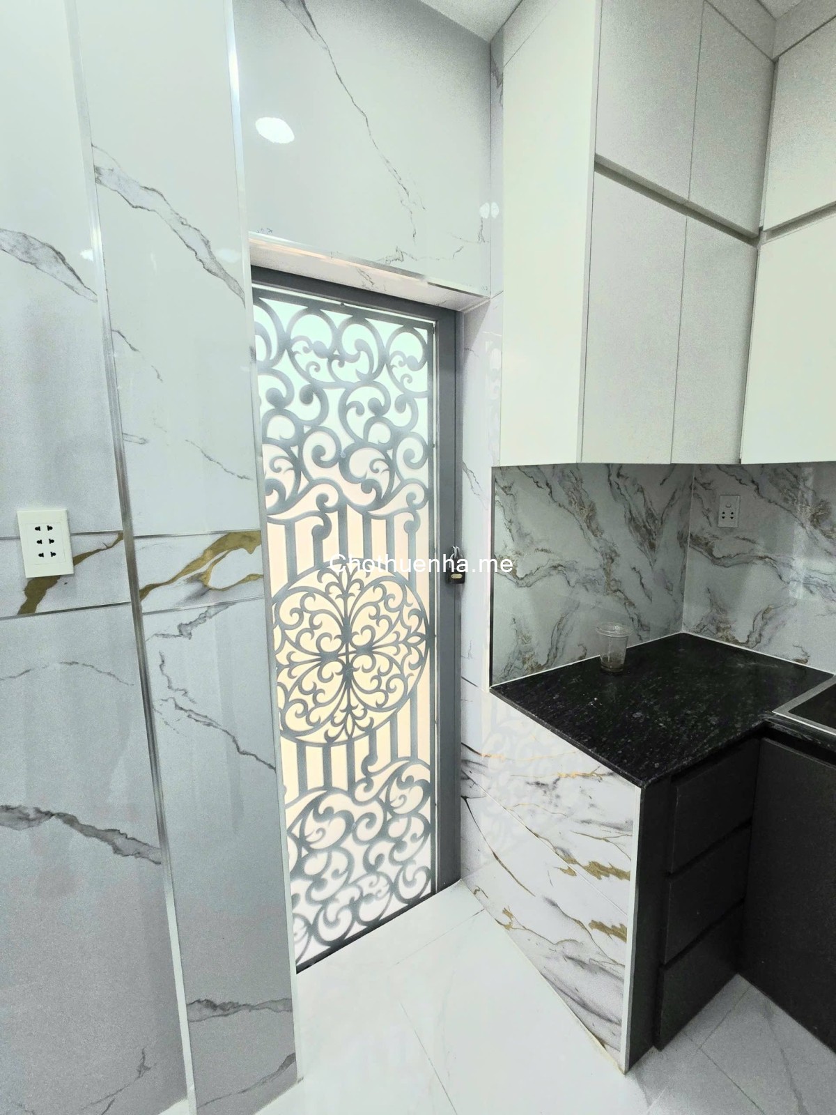 Nhà mới xây gần mặt tiền Đoàn Văn Bơ, 1 trệt – 1 lầu, 2PN, khu an ninh