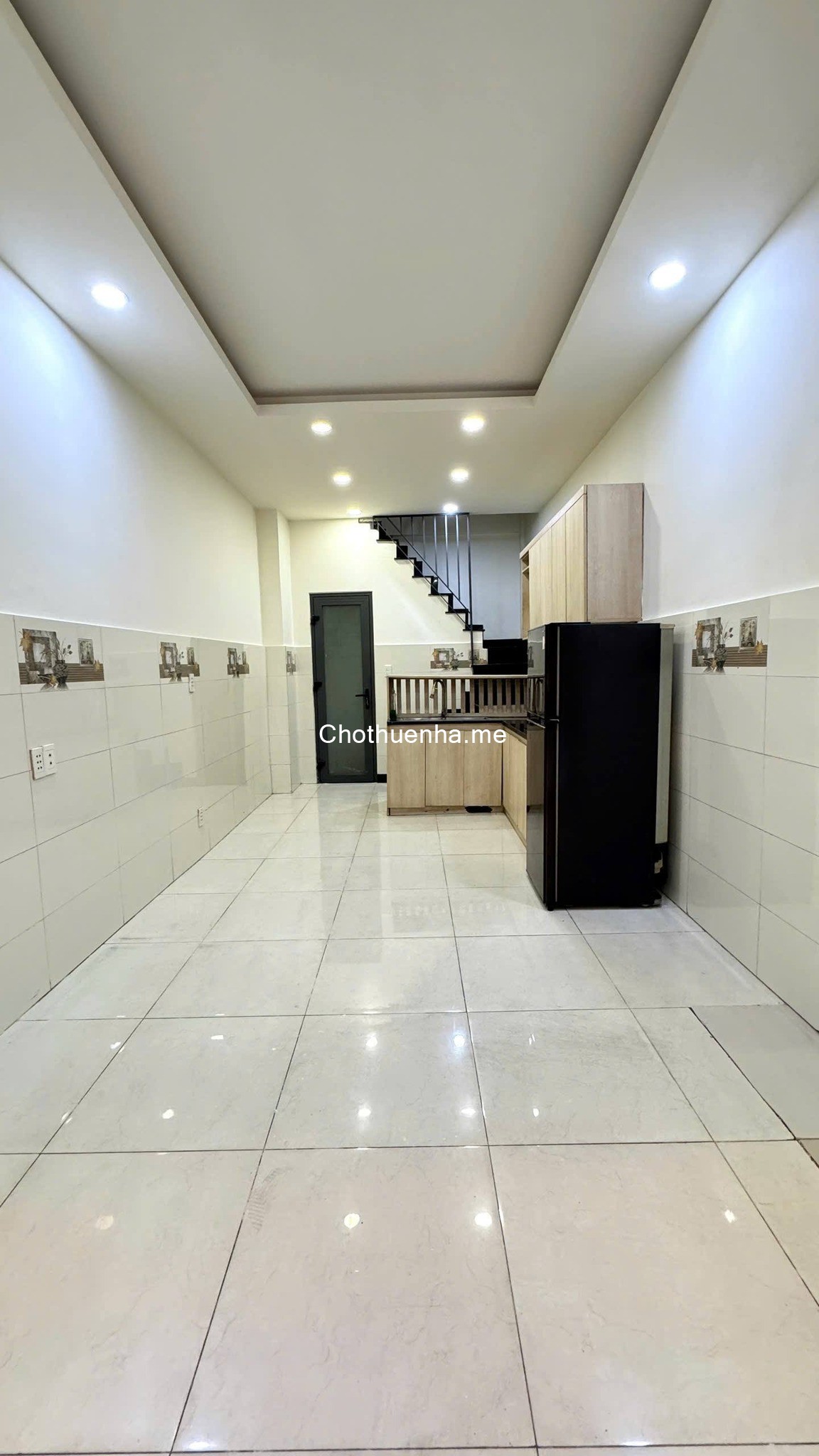 Cho thuê nhà khu 20 Thước Quận 4, hẻm 4m, Trệt + 2 lầu, 2 phòng ngủ