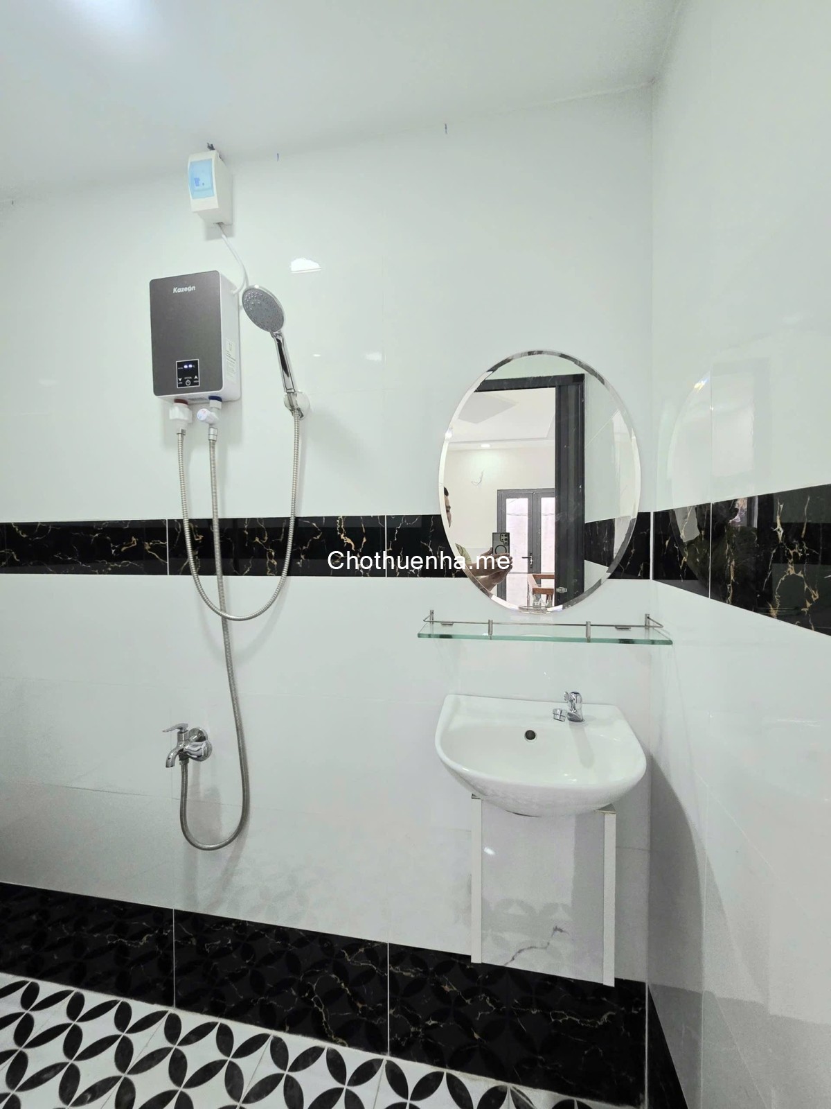 Nhà mới xây gần mặt tiền Đoàn Văn Bơ, 1 trệt – 1 lầu, 2PN, khu an ninh