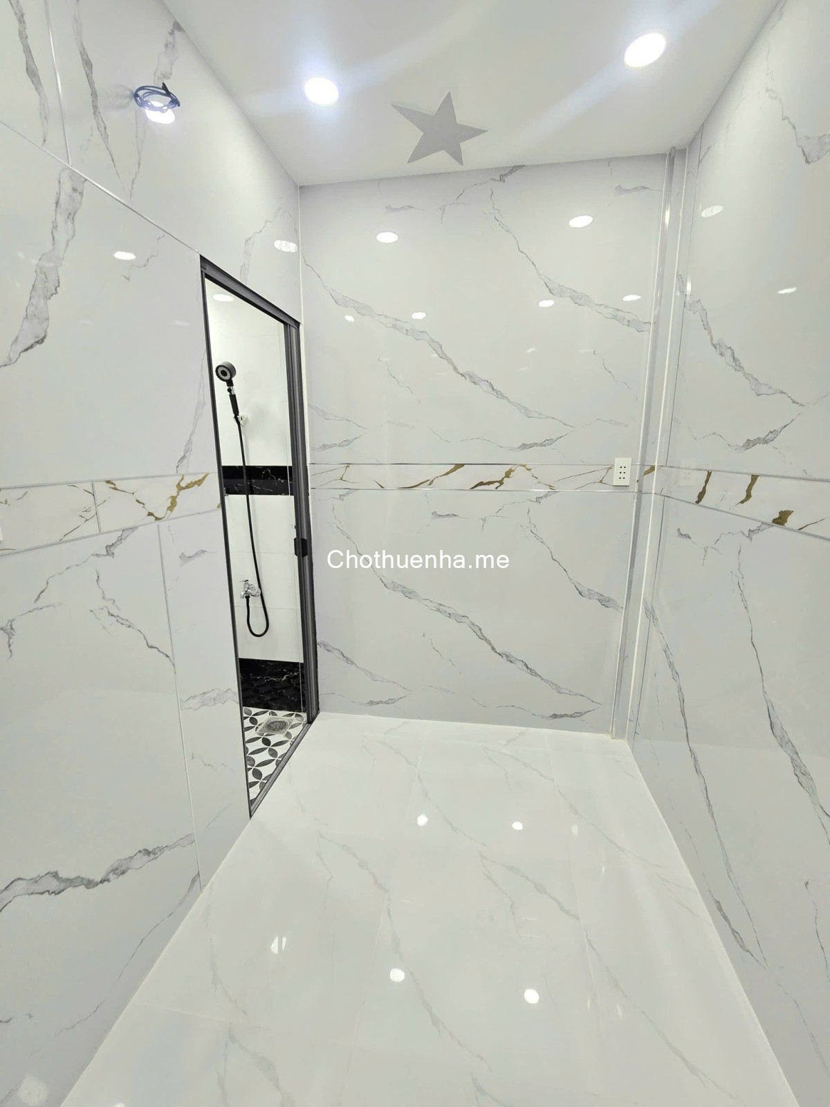 Nhà mới xây gần mặt tiền Đoàn Văn Bơ, 1 trệt – 1 lầu, 2PN, khu an ninh