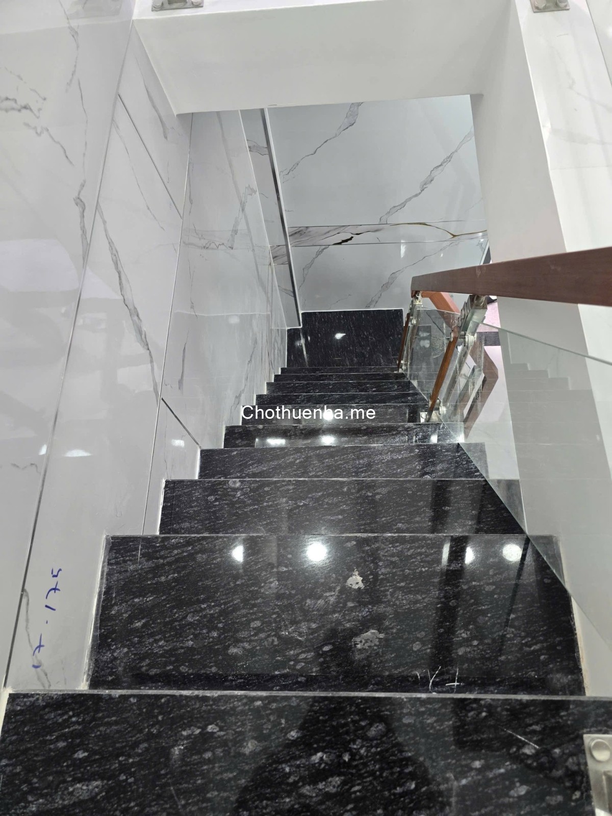 Nhà mới xây gần mặt tiền Đoàn Văn Bơ, 1 trệt – 1 lầu, 2PN, khu an ninh