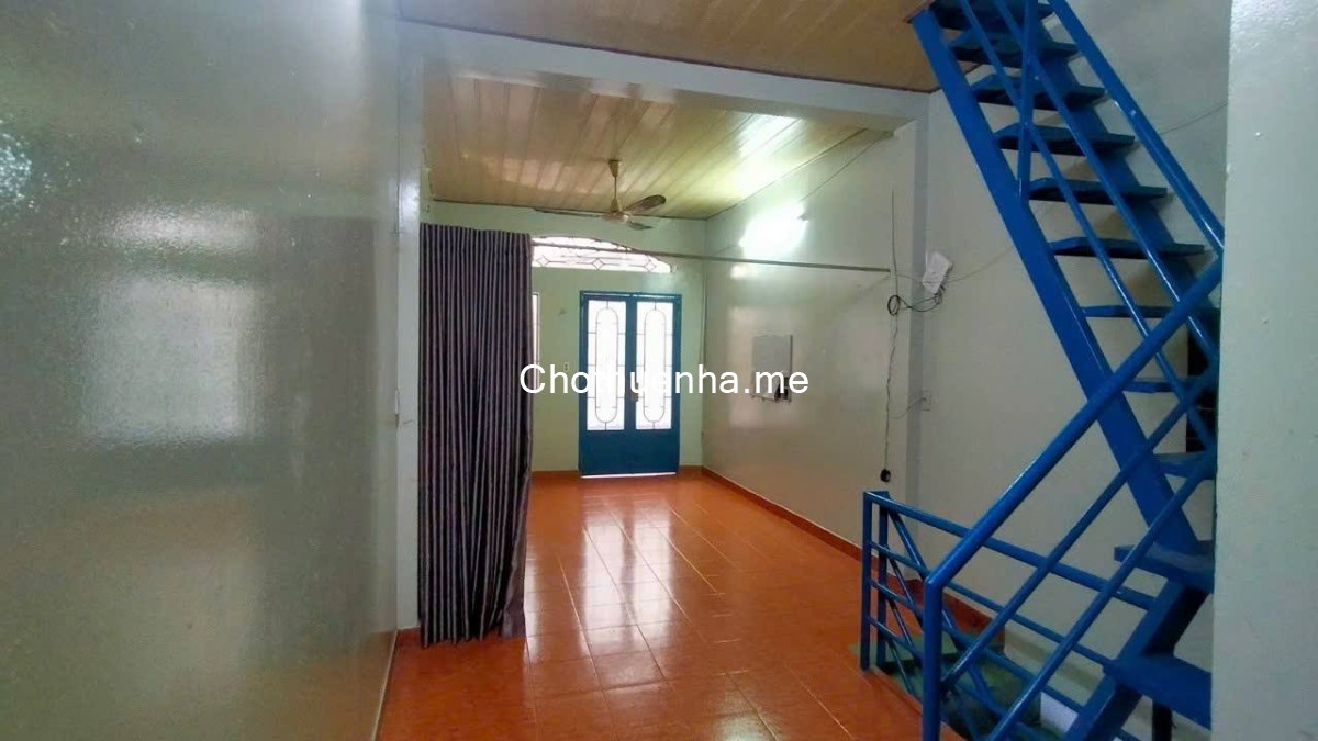 Nhà 3 tầng đúc BTCT, hẻm 1/, cách mặt tiền 50m - 7.2 triệu/tháng