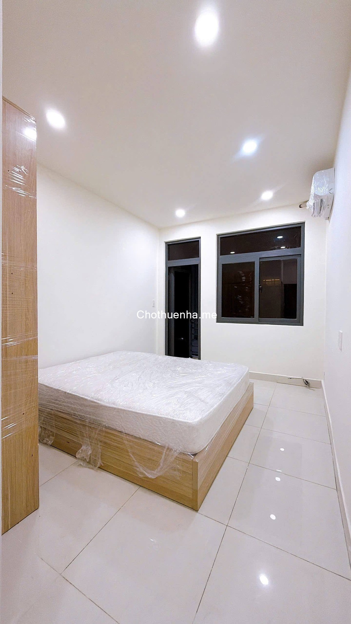 Cho thuê nhà khu 20 Thước Quận 4, hẻm 4m, Trệt + 2 lầu, 2 phòng ngủ