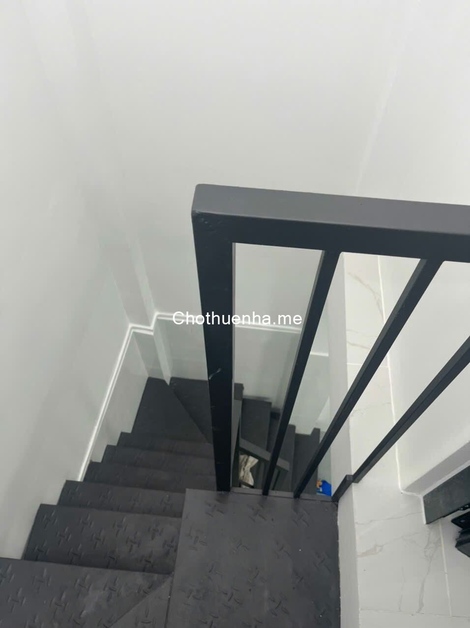 Cho thuê nhà mặt tiền 14 Lê Văn Lương,Quận 7 dt 4x20m, giá 24 tr