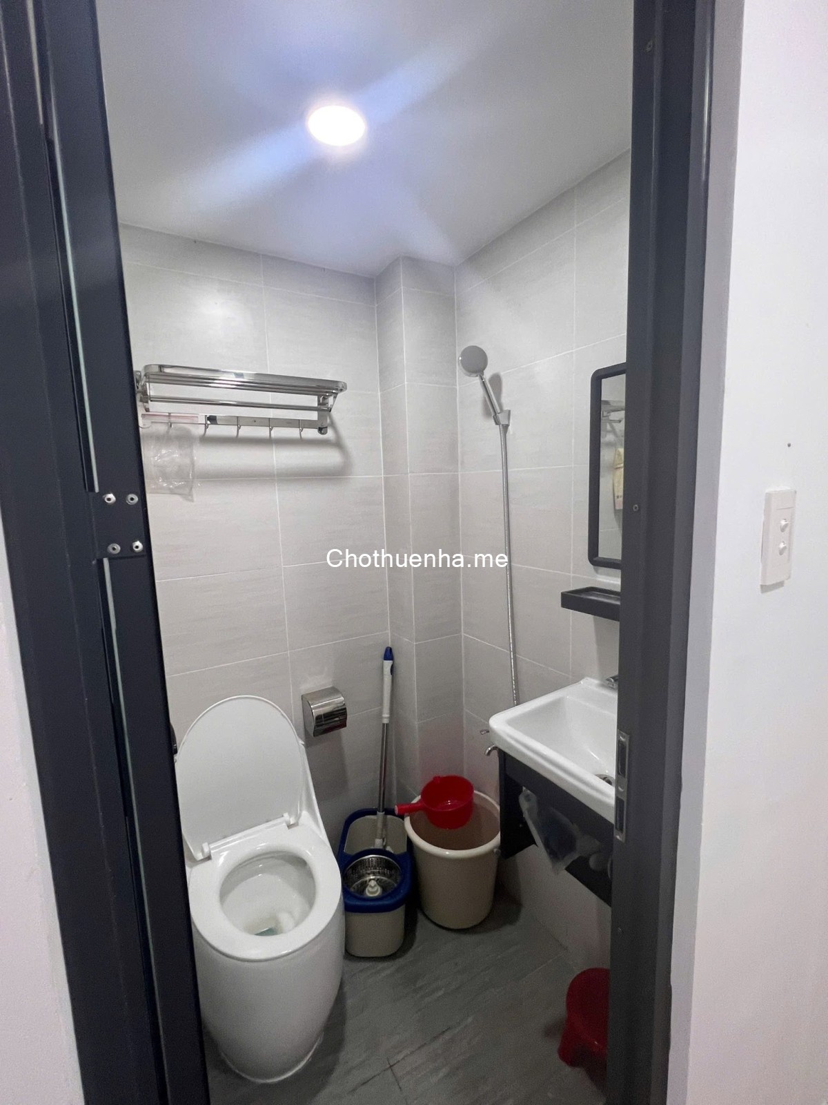 Cho thuê nhà nguyên căn 1 trệt 1 lầu suốt – 1WC - Trần Hưng Đạo, P. Cầu Kho, Quận 1
