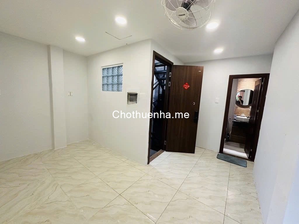 Cho thuê nhà nguyên căn 2 lầu, 3PN mặt tiền Trường Sa – Phú Nhuận