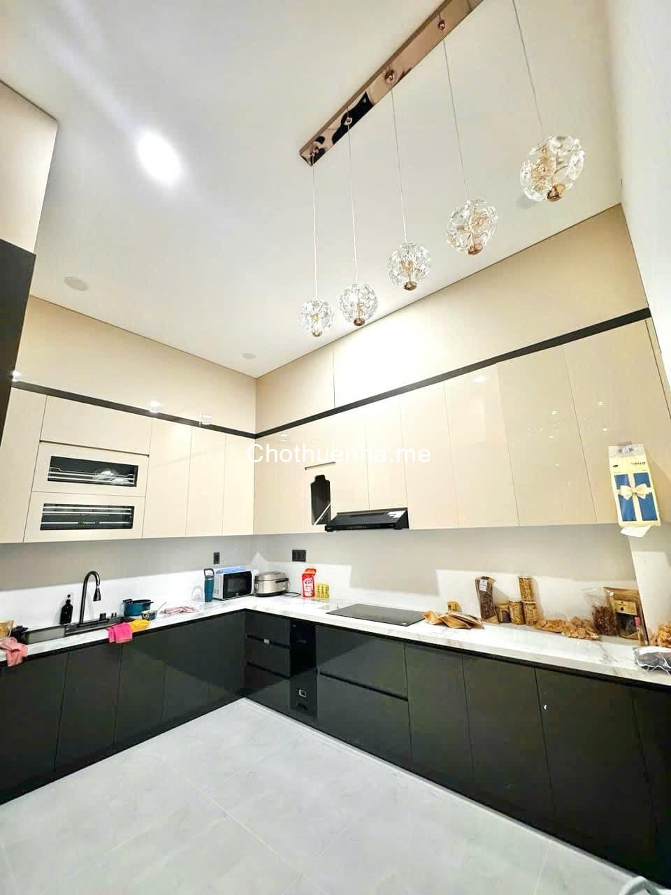 Cho thuê nhà 1 trệt 3 lầu, full nội thất – thiết kế hiện đại | Bình Tân