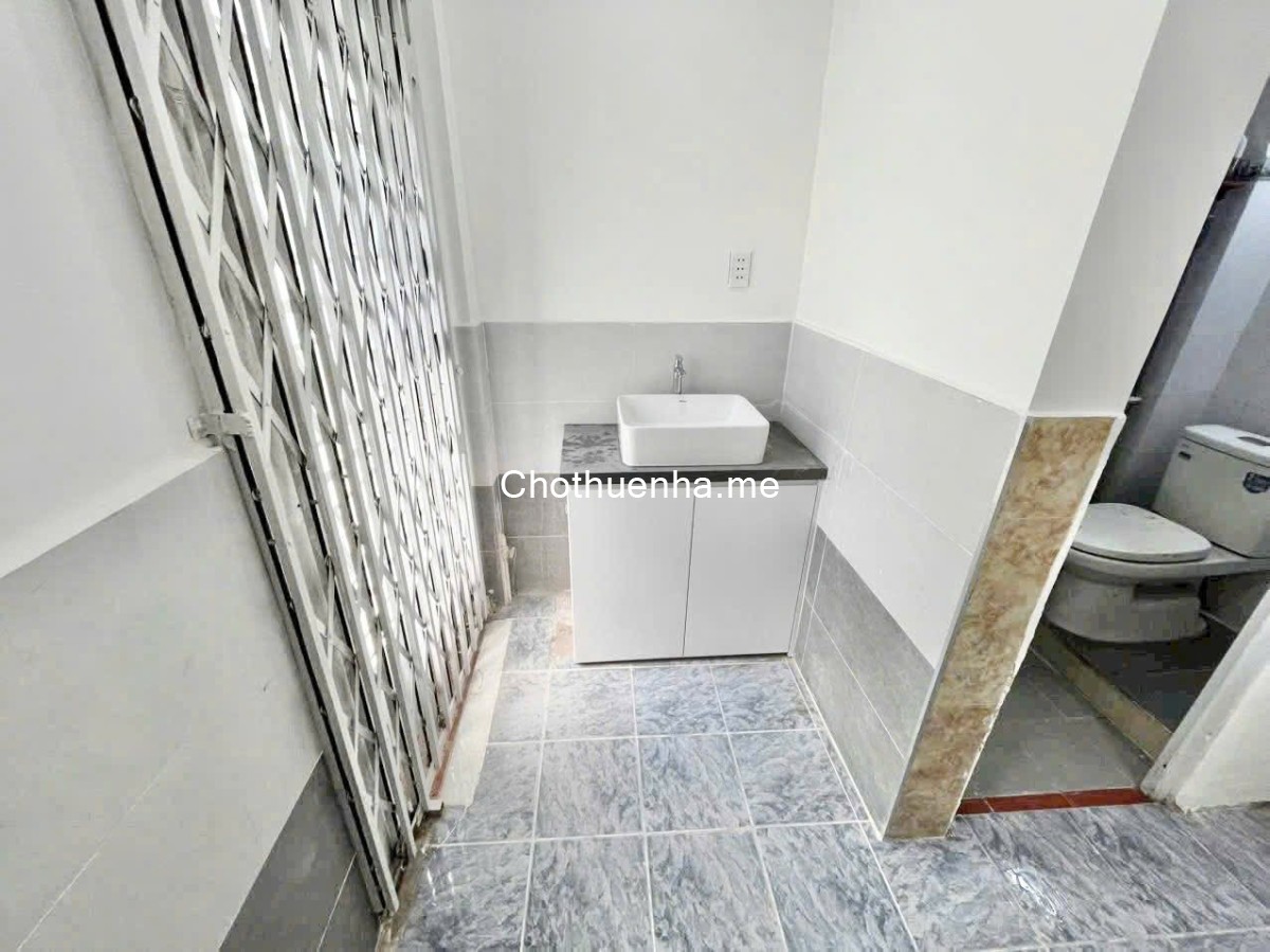 Cho thuê nhà hẻm Ngyễn Văn Công, 1 trệt + 1 lầu, căn góc thoáng mát