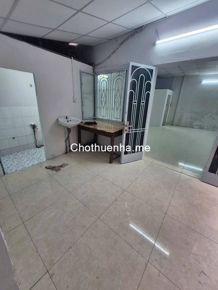 Cho thuê nhà nguyên căn trệt Bùi Minh Trức Q8, có sân trước 5m, vừa ở vừa kdoanh