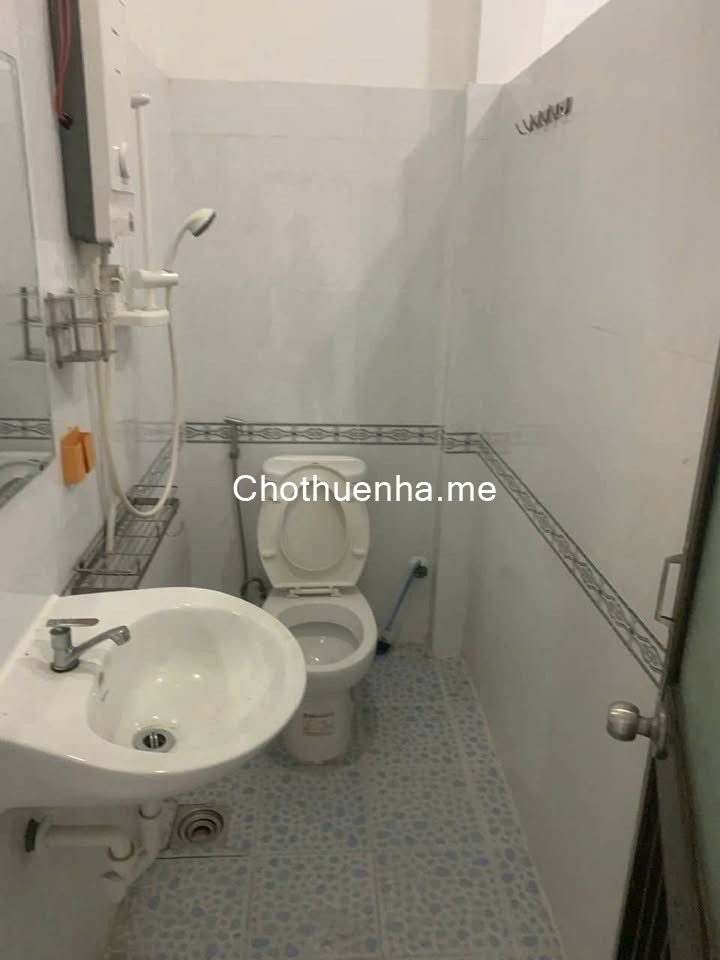 Cho thuê nhà nguyên căn 4m x 16m trệt lầu 2pn 2wc Đường Bông Sao P5 Q8 cũ
