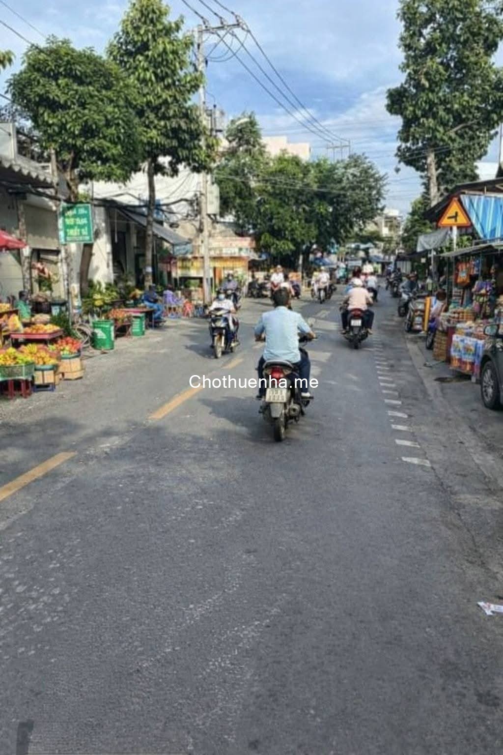 Nhà cho thuê mặt tiền Tân Chahs Hiếp trệt + lửng, 2 phòng ngủ – 2 WC, có vỉa hè để xe, tiện kinh doa