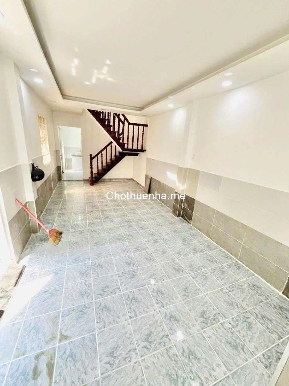 Cho thuê nhà hẻm Ngyễn Văn Công, 1 trệt + 1 lầu, căn góc thoáng mát