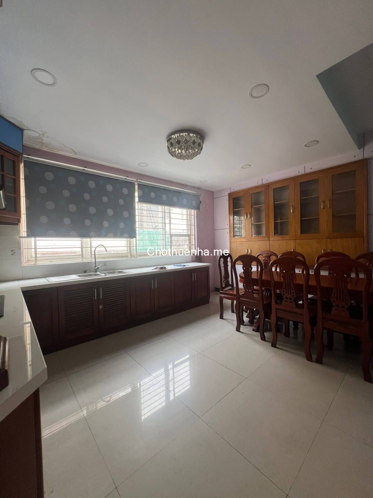 CHO THUÊ VILLA GẦN MT NGUYỄN VĂN KHỐI – CV LÀNG HOA