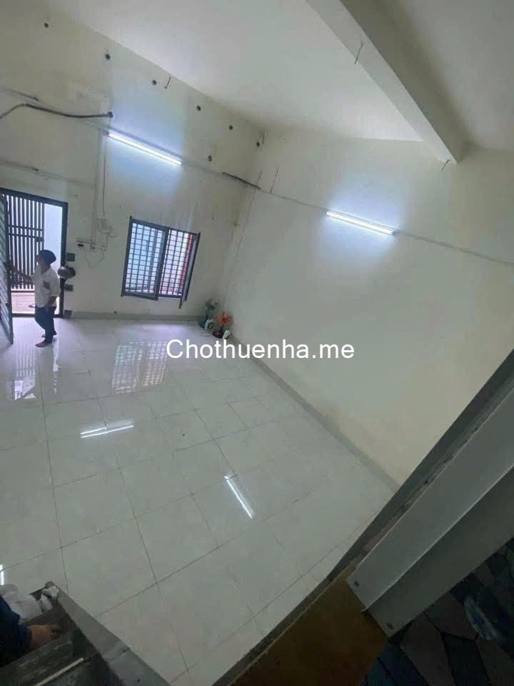 Cho thuê nhà giá rẻ gần đường Đỗ Xuân Hợp, 70m² – 1PN, 1WC