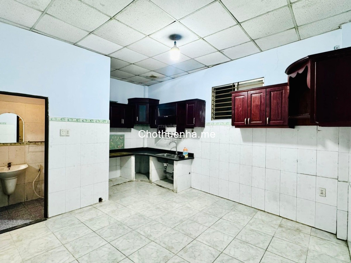 Nhà cho thuê P. Trường Thọ - Cấp 4, 2PN - Vừa vừa làm văn phòng, kinh doanh