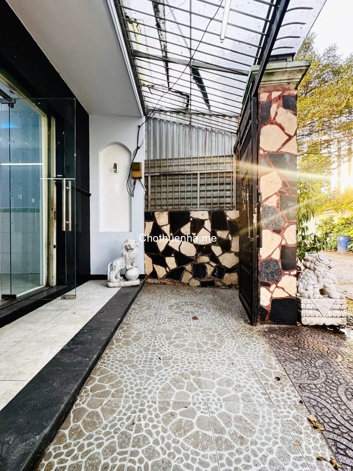 Nhà cho thuê P. Trường Thọ - Cấp 4, 2PN - Vừa vừa làm văn phòng, kinh doanh