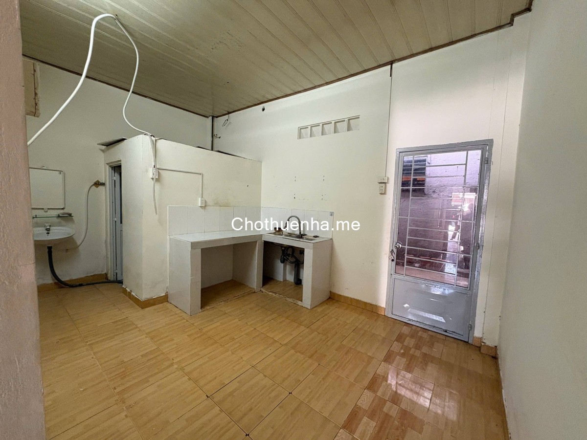 Chỉ 6tr/th - Nhà C4 - hẻm xe tải 5x18 Đường số 13 Linh Xuân