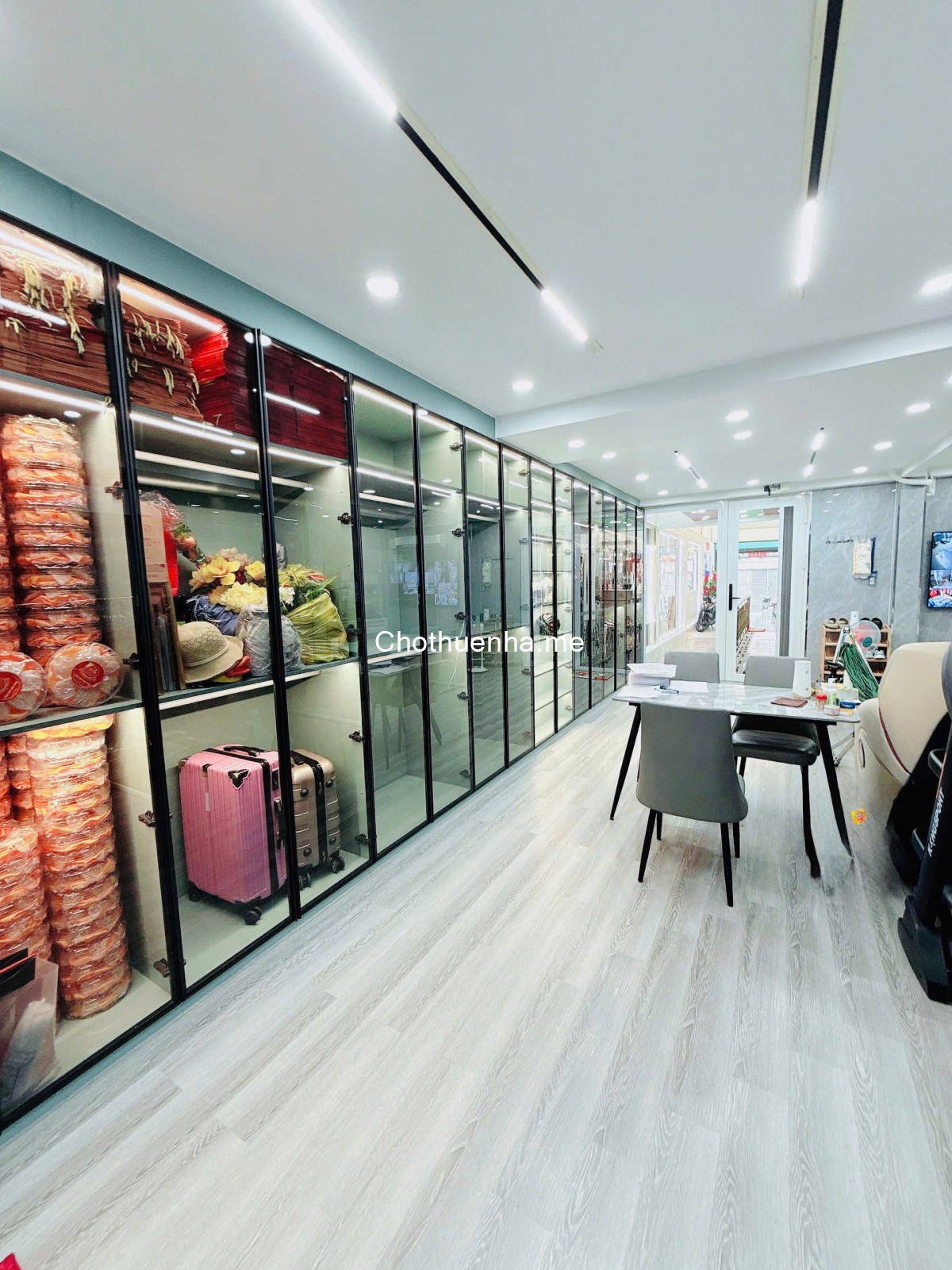 [12Triệu] Cho Thuê MB (6X30) Âu Dương Lân Q8. Full Nội Thất, 1PN Mới