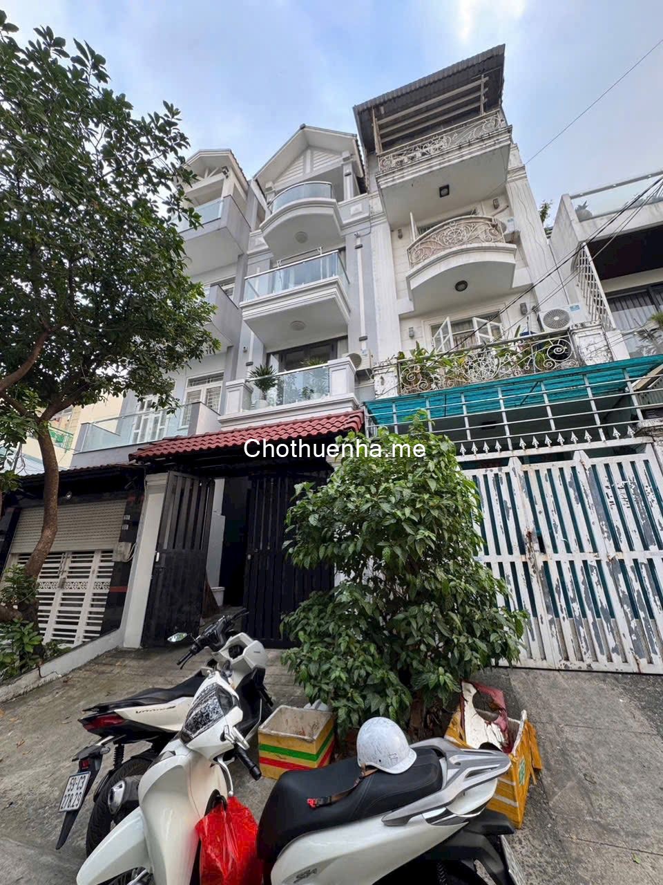 Nhà mới, full nội thất cao cấp, ưu tiên thuê dài hạn