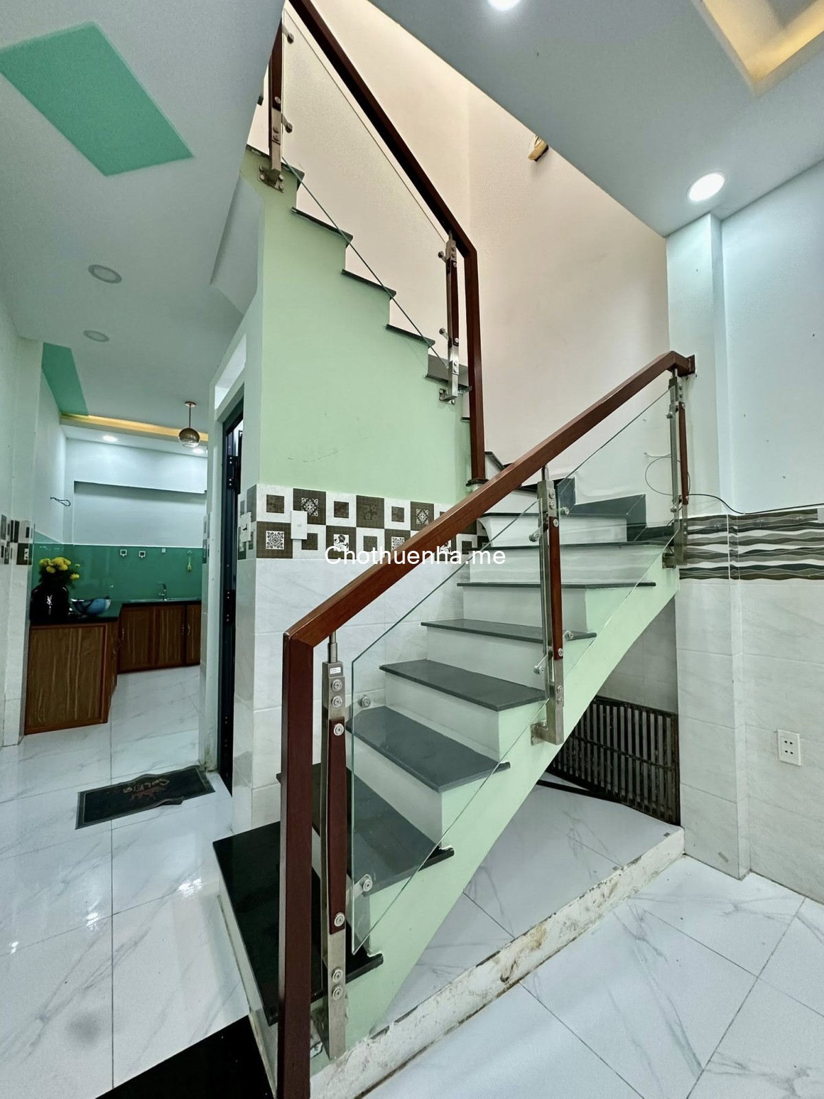 Cho thuê nhà nguyên căn 1 trệt + 1 lầu, 2 phòng ngủ – 2 wc, nội thất cơ bản, Bình Thạnh