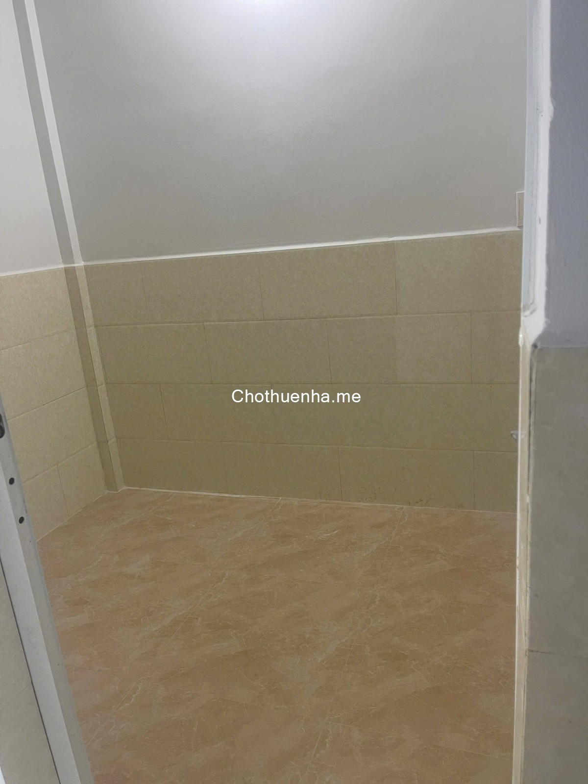 Nhà cho thuê sau lưng trường Quang Trung, P3, Q4, 1 trệt, 1 lầu ( 2 phong ngủ ), mới sửa vào ở ngay