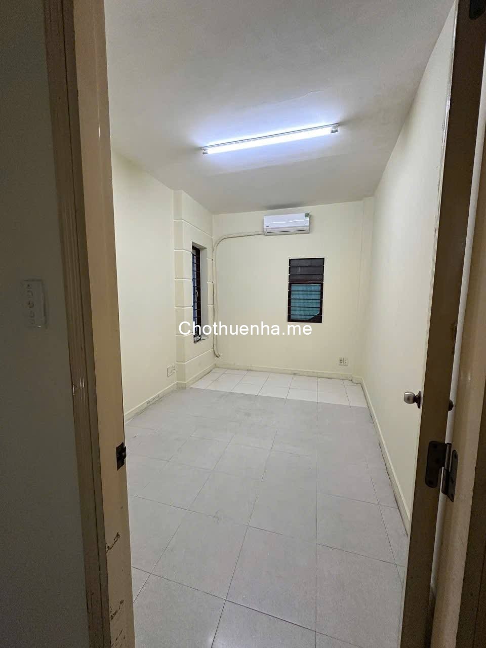 Cho thuê nhà Mới Sơn sửa, hẻm 153 Nguyễn Thị Minh Khai, P. Phạm Ngũ Lão, Quận 1