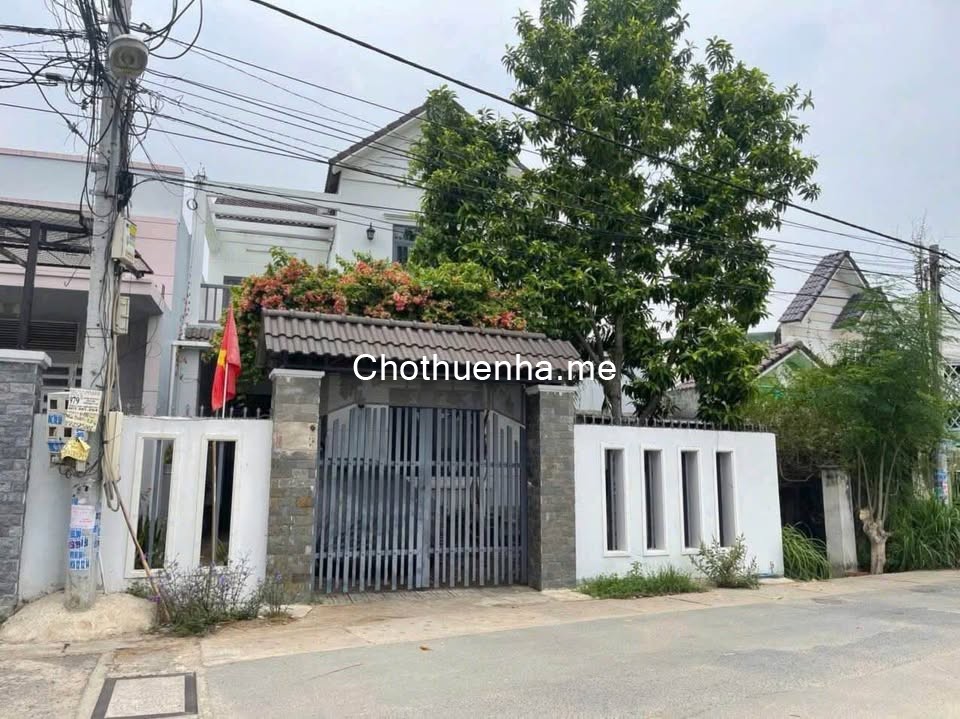 Cho thuê nhà 3PN, có sân đậu ô tô, gần vòng xoay Hiệp Thành 3, Thủ Dầu Một