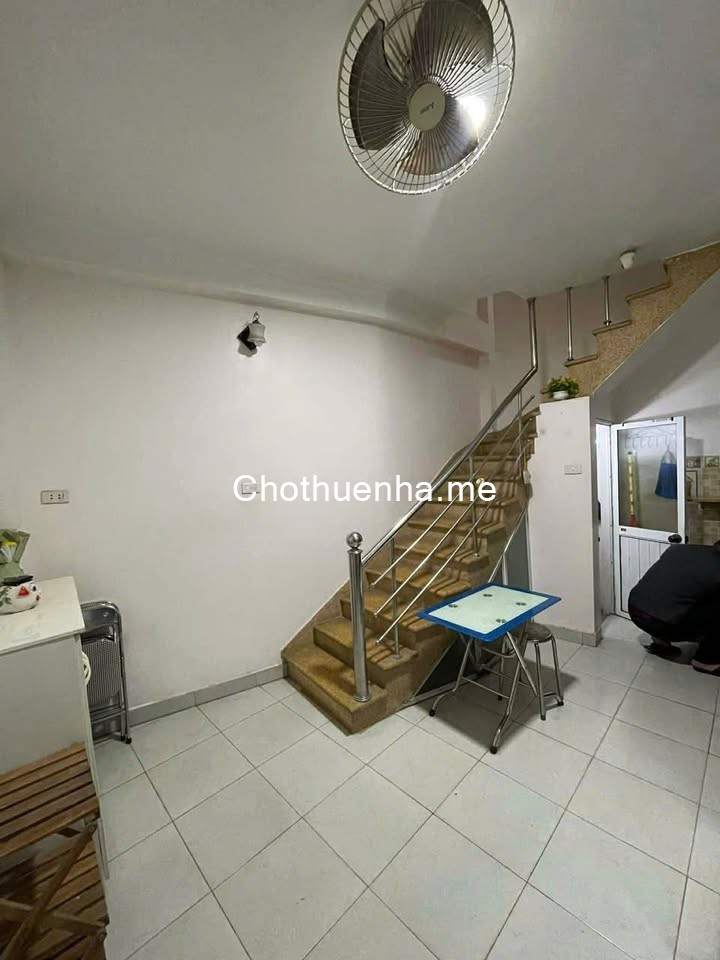 Cho thuê nhà ngõ Bạch Mai 4 tầng x 20m2, 2 ngủ, 2 vệ sinh, 7.5 Triệu