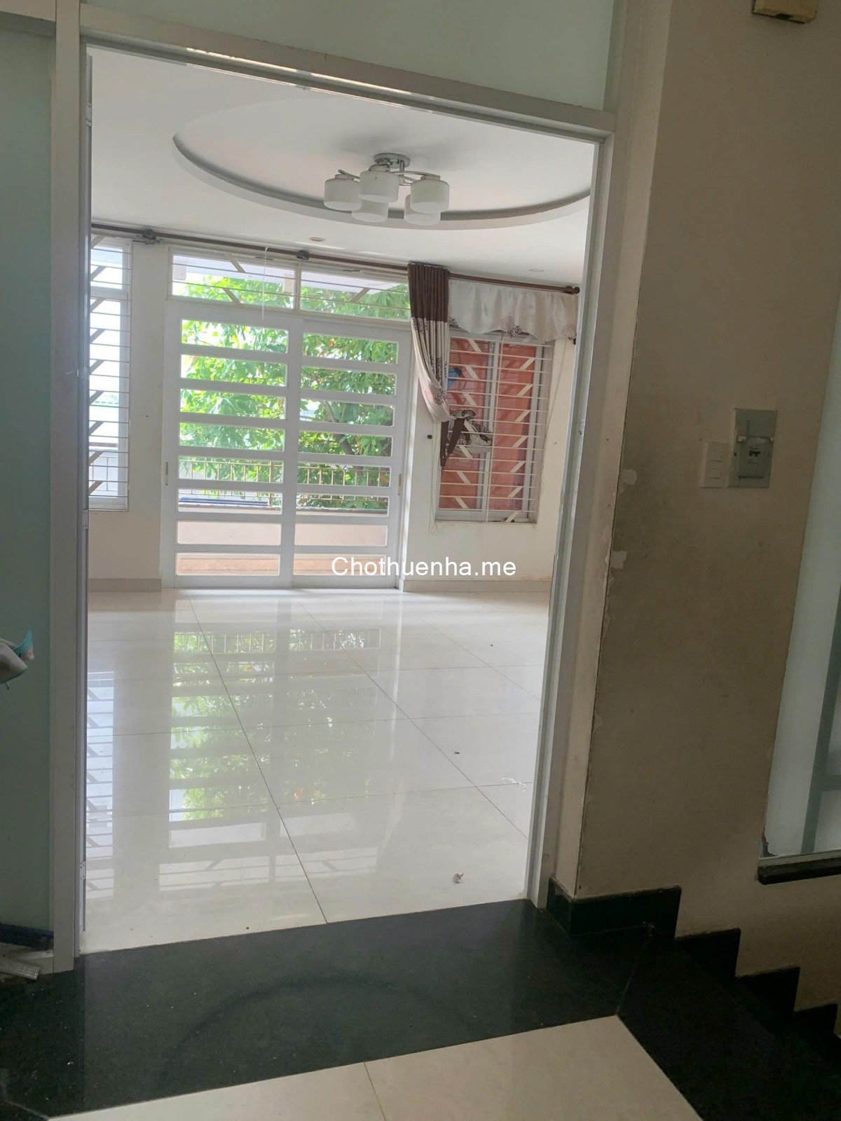 Cho thuê nhà HXH 142 Nguyễn Thị Thập,Quận 7 dt 5,5x18m, 3 lầu